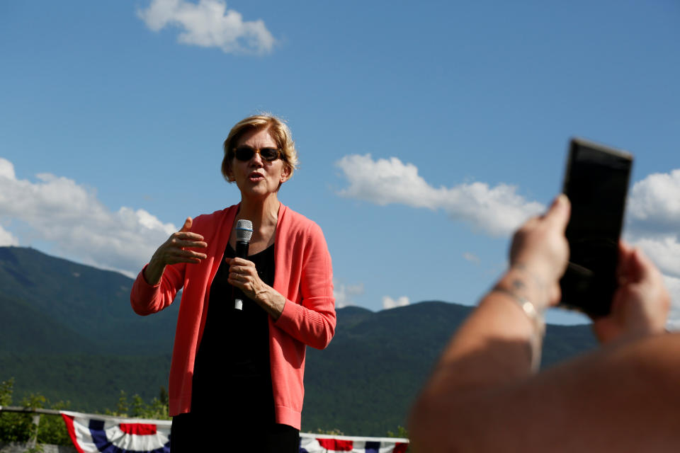 Sen. Elizabeth Warren (D-Mass.) will introduce a bill in the coming months to strip the Medal of Honor from 20 U.S. soldiers who slaughtered hundreds of Native American women and children in the Wounded Knee Massacre of 1890. (Photo: Elizabeth Frantz / Reuters)