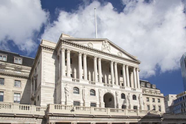 Bank of England sees no clear evidence of sharp Brexit hit yet