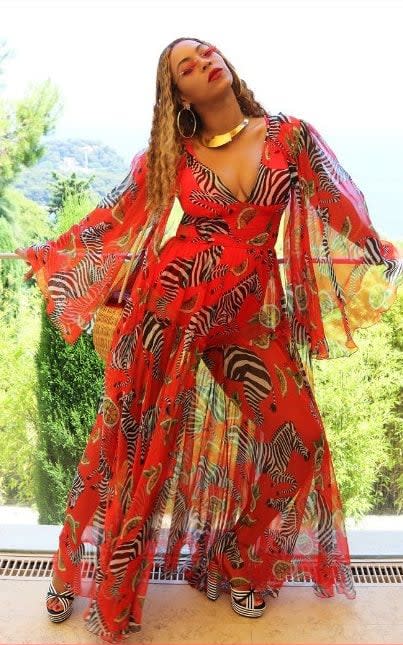 Beyoncé wearing Dolce and Gabbana on holiday in Italy - Beyonce.com