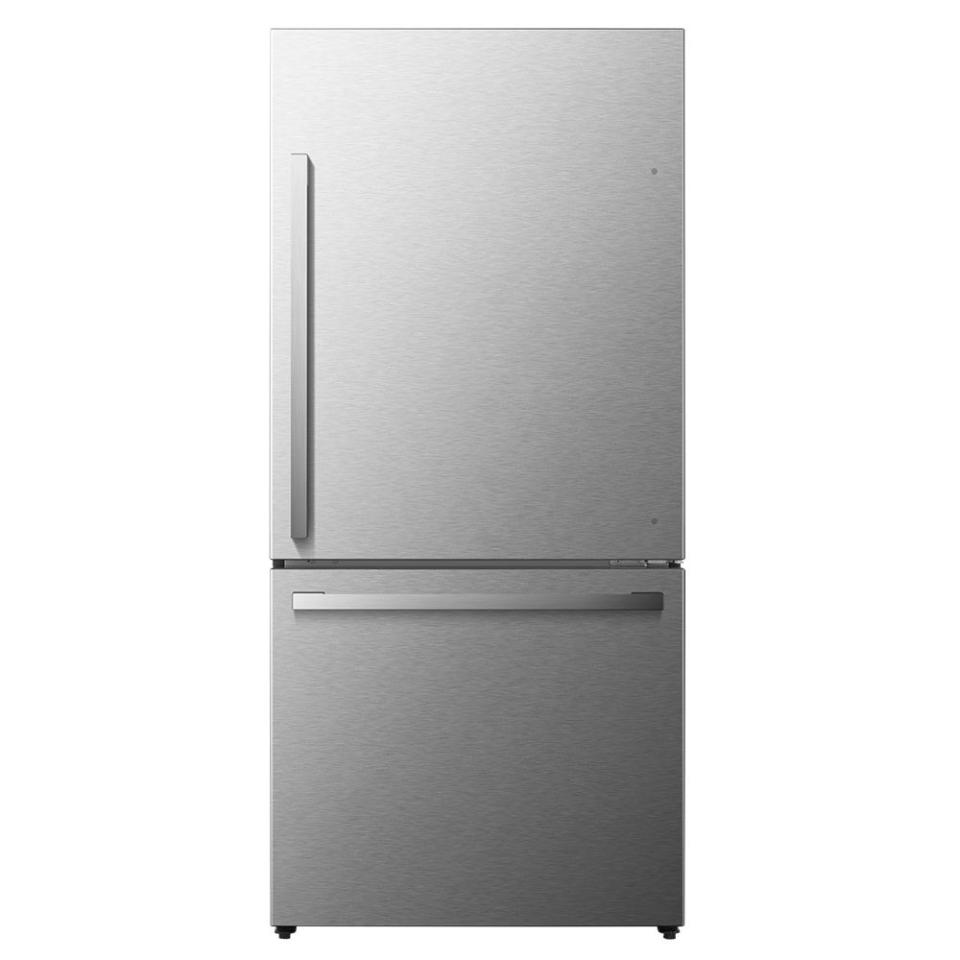 5) Hisense 17.2-Cubic-Foot Counter-Depth Bottom-Freezer Refrigerator with Ice Maker