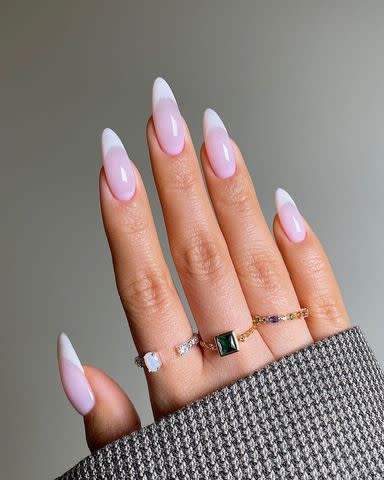 <p>Instagram: <a href="https://www.instagram.com/sansungnails/" data-component="link" data-source="inlineLink" data-type="externalLink" data-ordinal="1">@sansungnails</a></p>