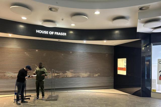 Anger at House of Fraser closing early on final day