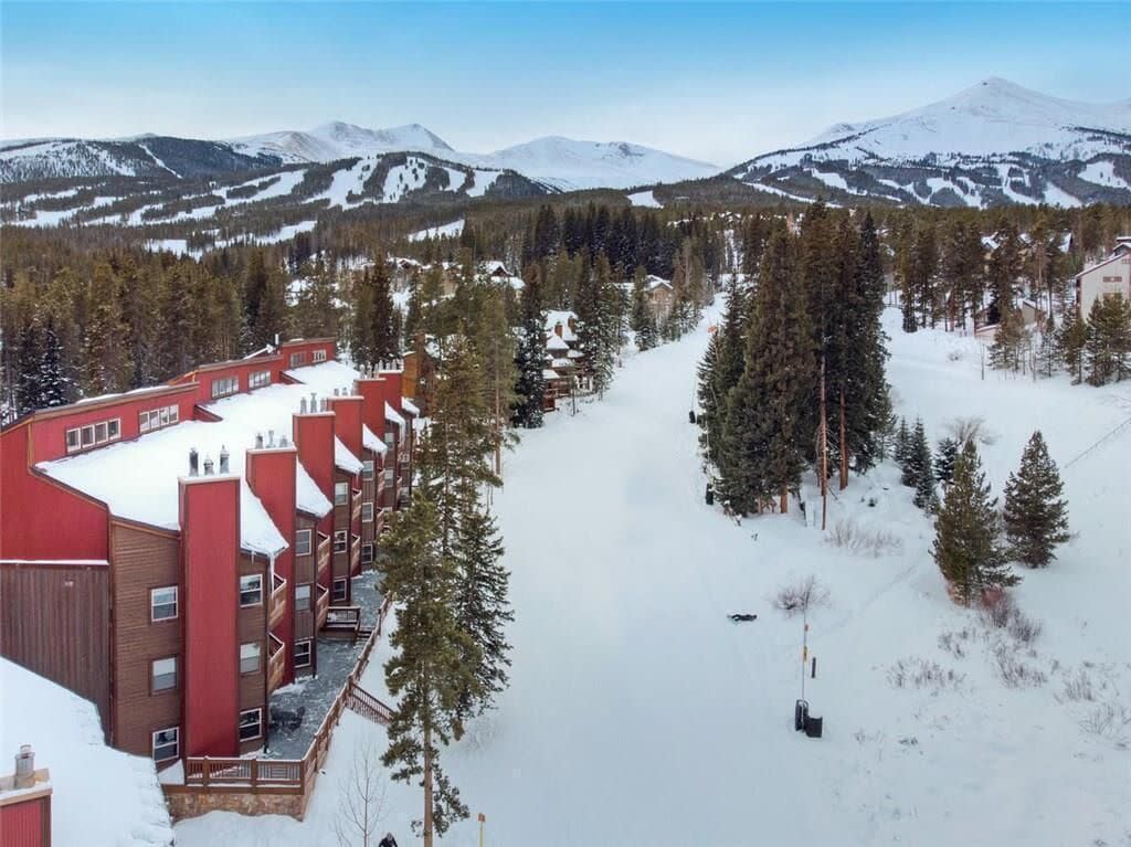 Mountain Modern Slopeside Stay