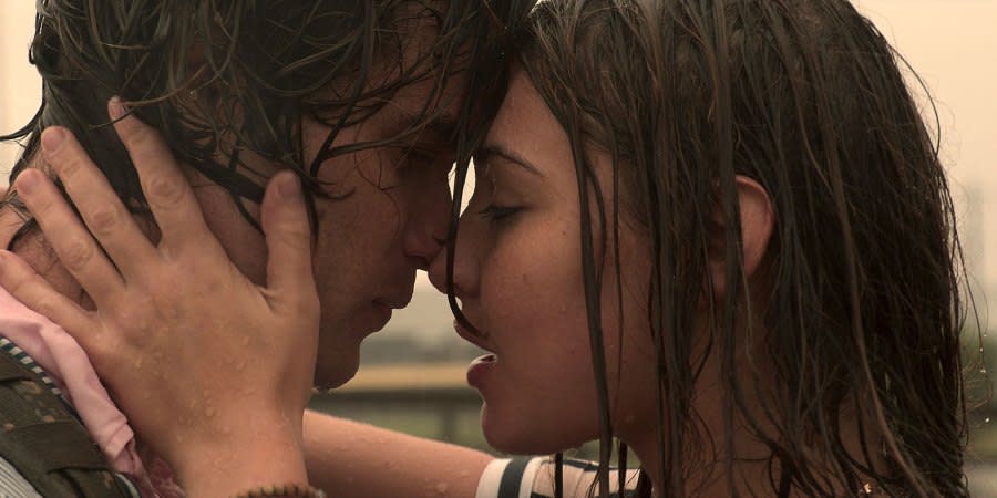 Outer Banks Madelyn Cline Reveals the Real Story Behind Sarah and John B Rain Kiss 3