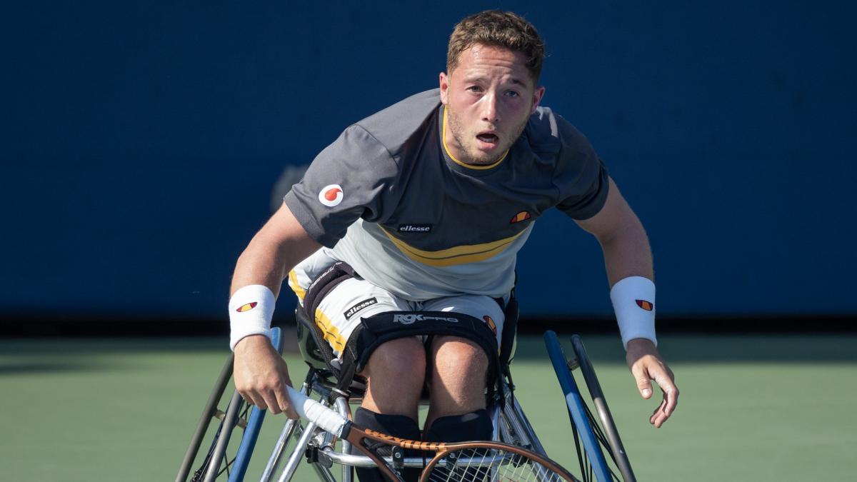 Alfie Hewitt, Gordon Reid a Andy Lapthorne sa dostanú do semifinále na invalidných vozíkoch