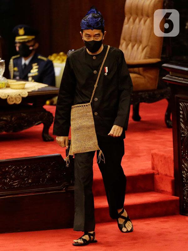 Foto Jokowi Kenakan Baju Adat Badui Di Sidang Tahunan Mpr