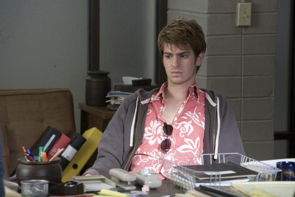 <p>Andrew Garfield arbeitete für ‘Von Löwen und Lämmern’ mit der absoluten Hollywoodelite zusammen. Tom Cruise, Meryl Streep und Robert Redford sind nur ein paar Namen, die in diesem Politthriller mitspielen. Andrew spielt einen Studenten, der von seinem Dozenten zu mehr politischem Engagement ermutigt wird. Im Vordergrund spielt sich jedoch eine weitaus größere Geschichte ab… (Foto: ddp) </p>