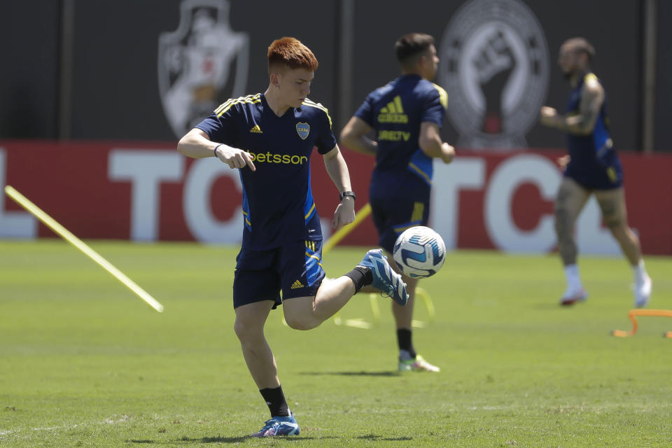 Argentina's Boca Juniors player Nicolas Valentini trains with his team in Rio de Janeiro, Brazil, Friday, Nov. 3, 2023. Boca Juniors will face Brazil's Fluminense for the final Copa Libertadores championship soccer match on Nov. 4. (AP Photo/Bruna Prado)