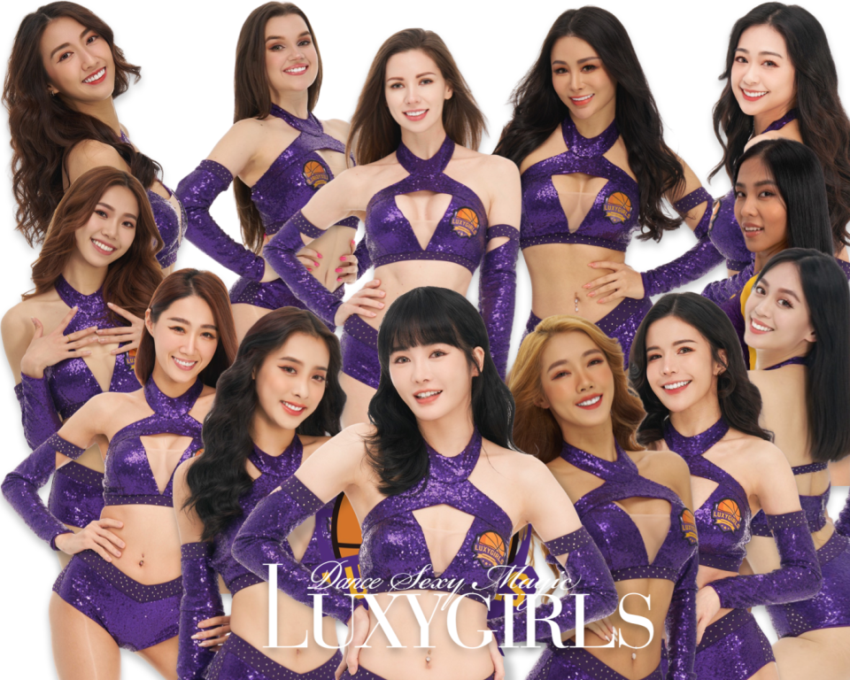 舒子晨（前排中）加入LuxyGirls。（圖／LuxyGirls經紀人提供）