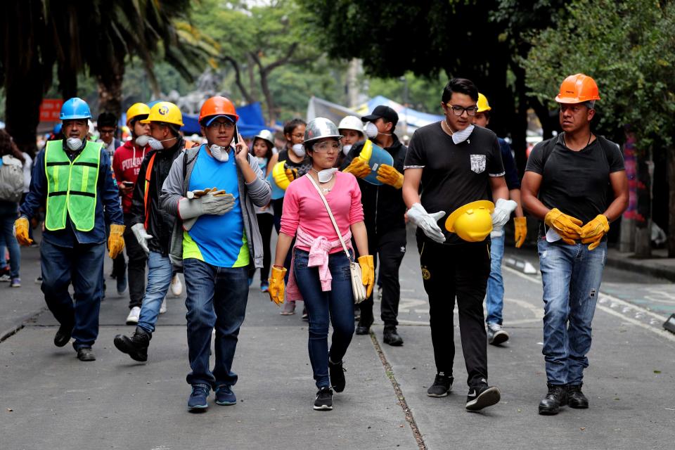 Mujeres heroínas: arriesgan su vida por el prójimo entre las ruinas del sismo