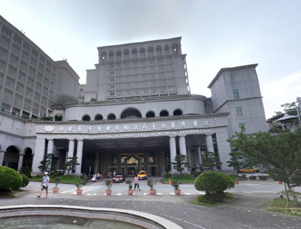 吹哨者今（23日）在PTT上具名爆料「台北慈濟醫院護理師偷拍病人私密照」。（翻攝自Google Map）