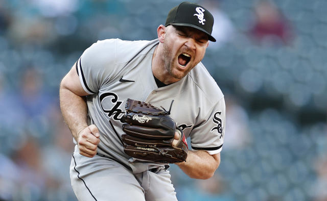 Chicago White Sox pitcher Liam Hendriks begins treatment after shock cancer  diagnosis