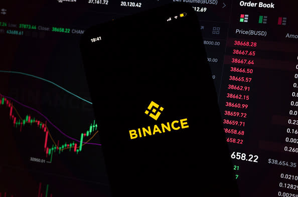 Crypto users in Nigeria briefly lose access to Binance Kraken and