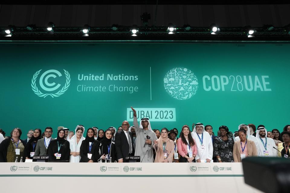 聯合國氣候變化綱要公約第廿八次締約方會議（COP28）「加班」一天後落幕。（美聯社）