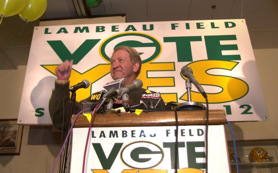 Packers President Bob Harlan thanks supporters on Sept. 12, 2000, at Stadium View Sports Bar and Grill in Ashwaubenon after election returns showed Brown County voters approved a sales tax to help fund Lambeau Field renovations.