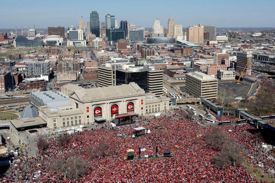 Thousands of people gather on the North Lawn of the National WWI Museum and Memorial during the Kansas City Chiefs Super Bowl LVIII victory rally on Wednesday, Feb. 14, 2024, in Kansas City. Nick Wagner/nwagner@kcstar.com