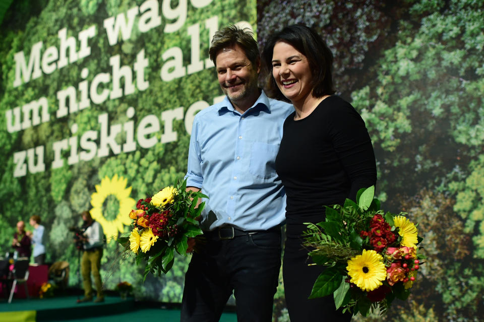 Robert Habeck und Annalena Baerbock nach der Wiederwahl zum Parteivorsitz im November 2019 (Bild: Alexander Koerner/Getty Images)