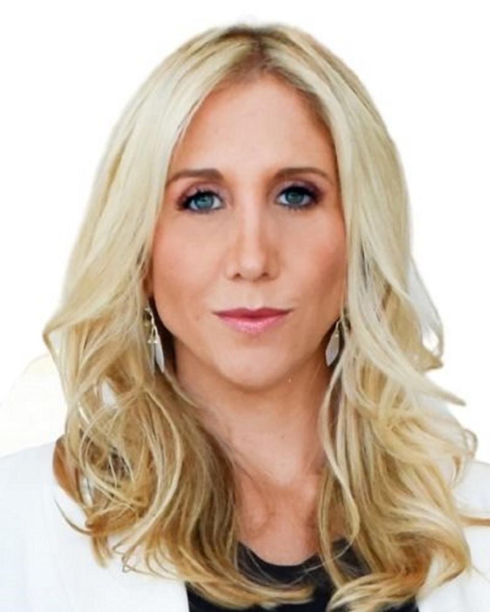 Samantha Curry is an agent in the Palm Beach office of Douglas Elliman Real Estate.