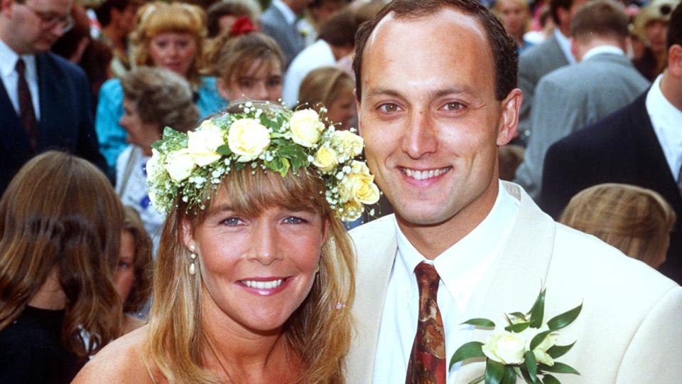 Linda Robson and Mark Dunford on their wedding day in 1990
