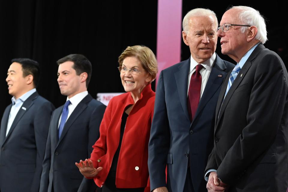 The top Democratic Party presidential candidates combined to raise more than President Donald Trump in 2019. (Photo: ROBYN BECK via Getty Images)