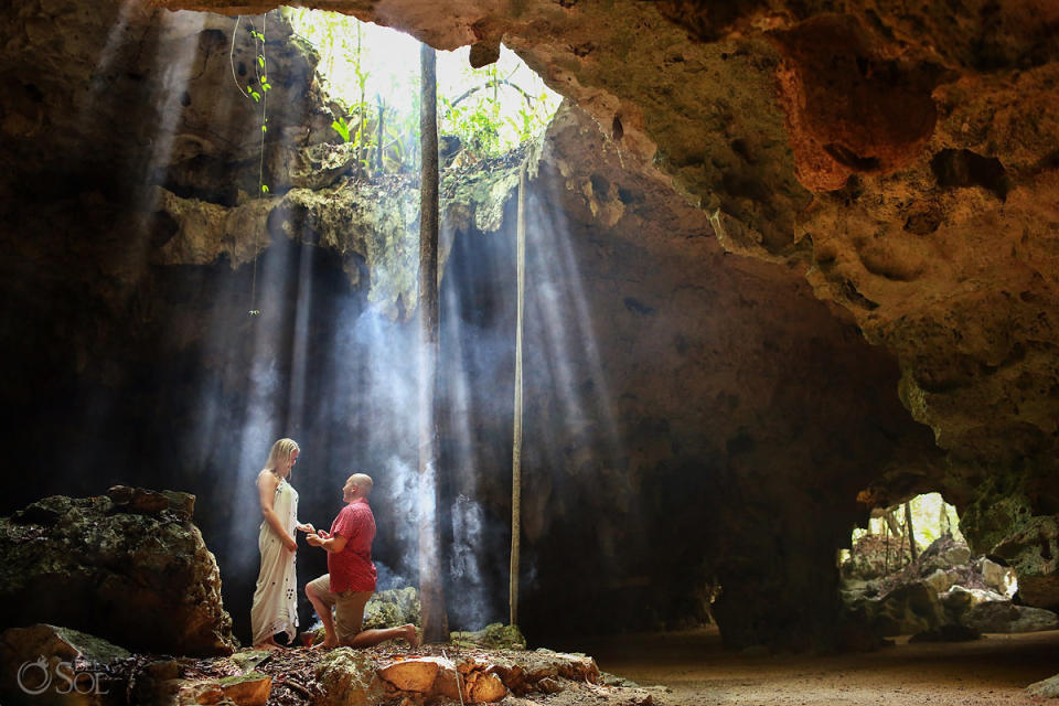 The cave was a stunning backdrop for the proposal.&nbsp; (Photo: <a href="https://www.instagram.com/delsolphoto/" target="_blank">Del Sol Photography</a>)