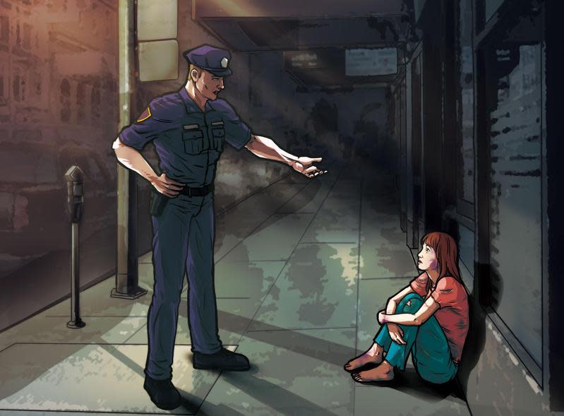 徐小姐被趙駿亞施暴後，打著赤腳，趁機逃出趙住處，遇到巡邏員警才得救。（示意畫面）