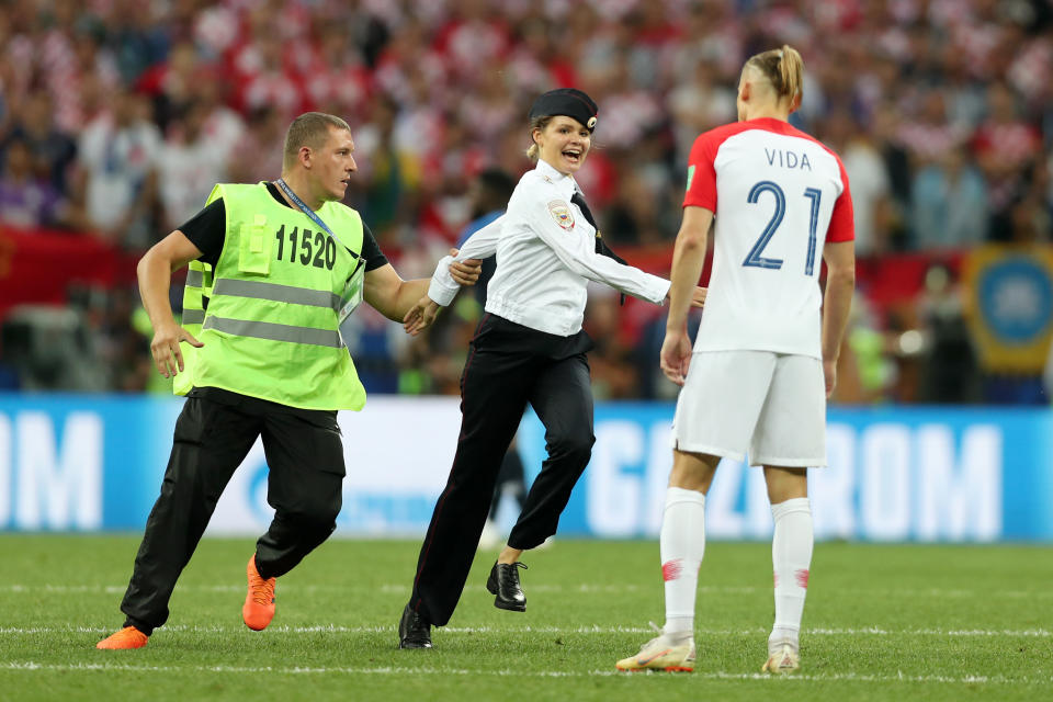 Espontáneos interrumpieron la final en el Estadio Luzhniki