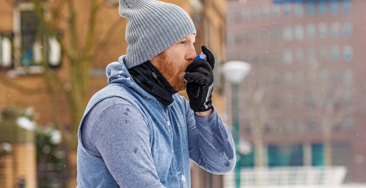 Asthma can get worse in the winter. Here's how to breathe easier, according to experts. (Photo: Getty Images)