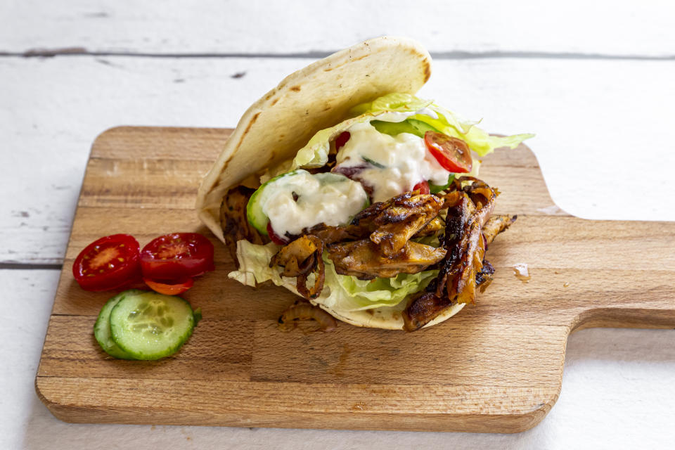 Eine Person hatte zu viel Döner gegessen - und wählte den Notruf. (Symbolbild: Getty)