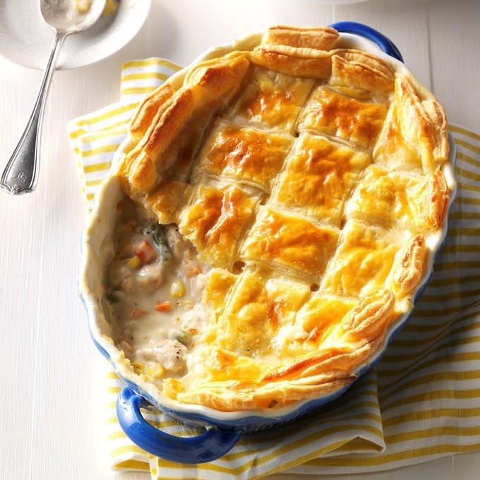 Puff Pastry Chicken Potpie  Exps Sdon16 199097 C06 08 3b 4