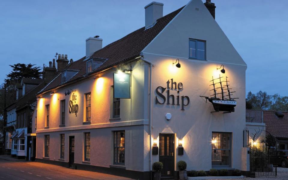 The Ship Hotel in Brancaster offers fine dining and a cosy bar area - THE SHIP HOTEL