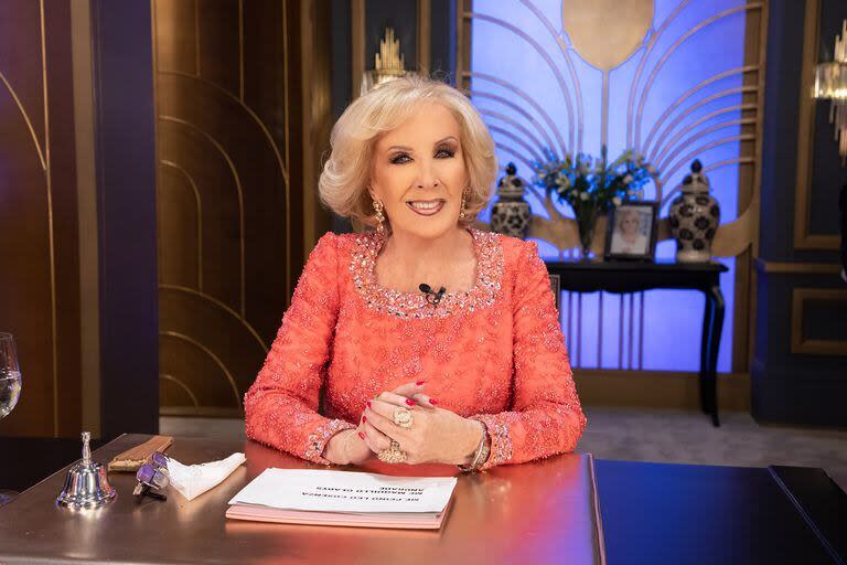 Mirtha Legrand celebra un año más de vida junto a familiares y amigos del espectáculo