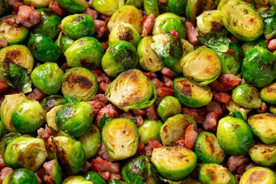 delicious brussels sprouts with bacon roasted in oven