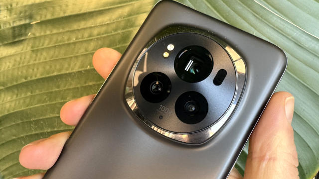 don't blink, now that HONOR magic 6 phone lets users control apps using  only their eyes