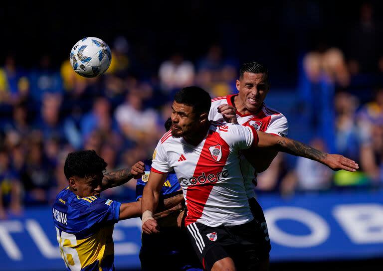 Cristian Medina (Boca) y Paulo Díaz (River) serían titulares este domingo en el Monumental; Ramiro Funes Mori (River), suplente