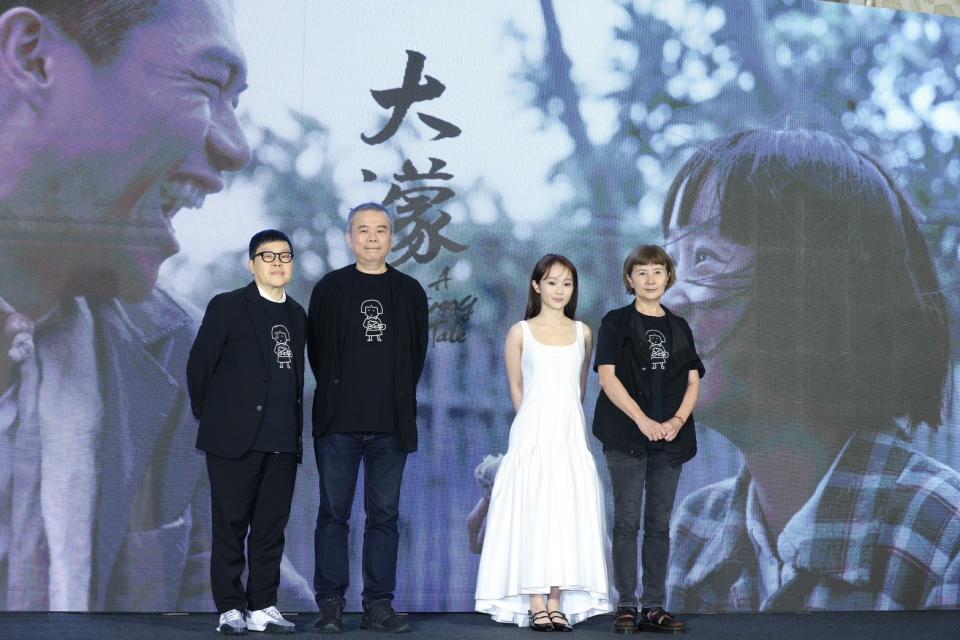 《大濛》監製葉如芬（左起）、導演陳玉勳、演員方郁婷、監製李烈。陳品佑攝
