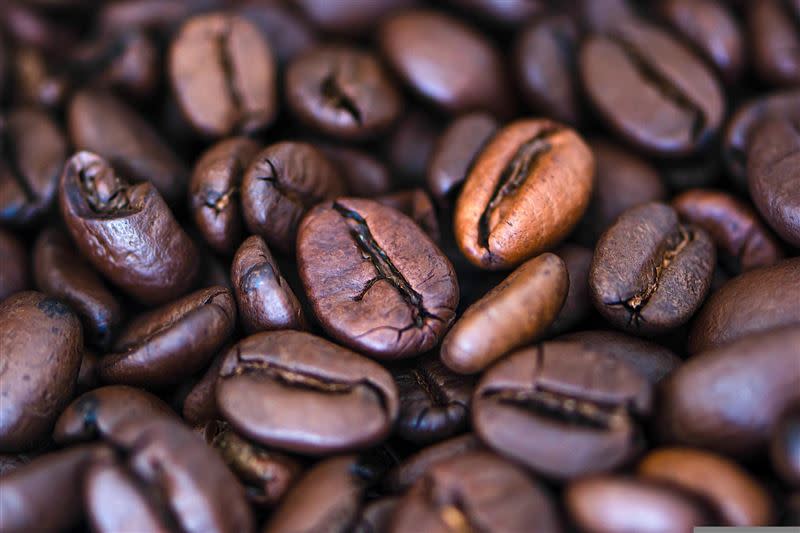 喝咖啡最好要好好挑選新鮮咖啡豆，現磨現泡，才能喝得安心。（圖／翻攝自Pixabay）