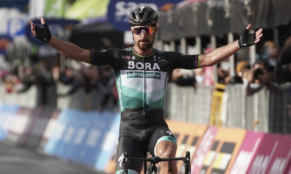 Peter Sagan, of Bora-Hansgrohe, crosses the winning line on stage 10 of the Giro d’Italia from Lanciano to Tortoreto.