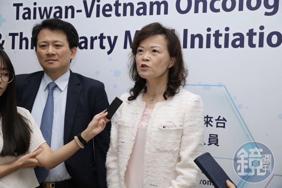 台灣東洋總經理侯靜蘭表示，三方合作將藉此展現並傳承台灣在癌症精準治療領域的經驗與心得，相信能嘉惠更多越南病患。