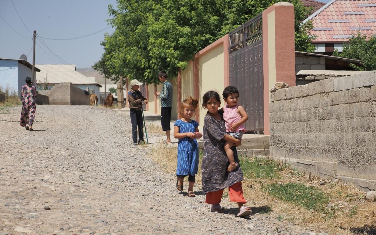 Dusty village of Galahona