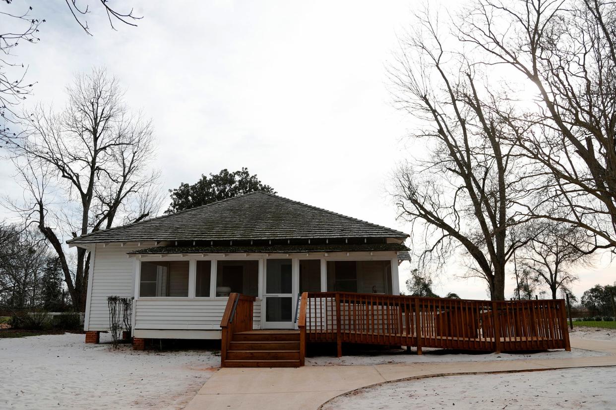 The home on the Jimmy Carter Boyhood Farm was a kit home, purchased from the Sears and Roebuck catalog. The Carter family moved into the home when Jimmy was about 4 years old. (Via OlyDrop)