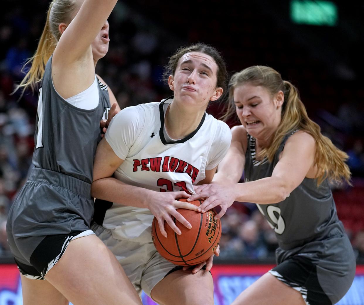 Former Lakeland Union star guard Julianna Ouimette, right, will play at UWGB next season.