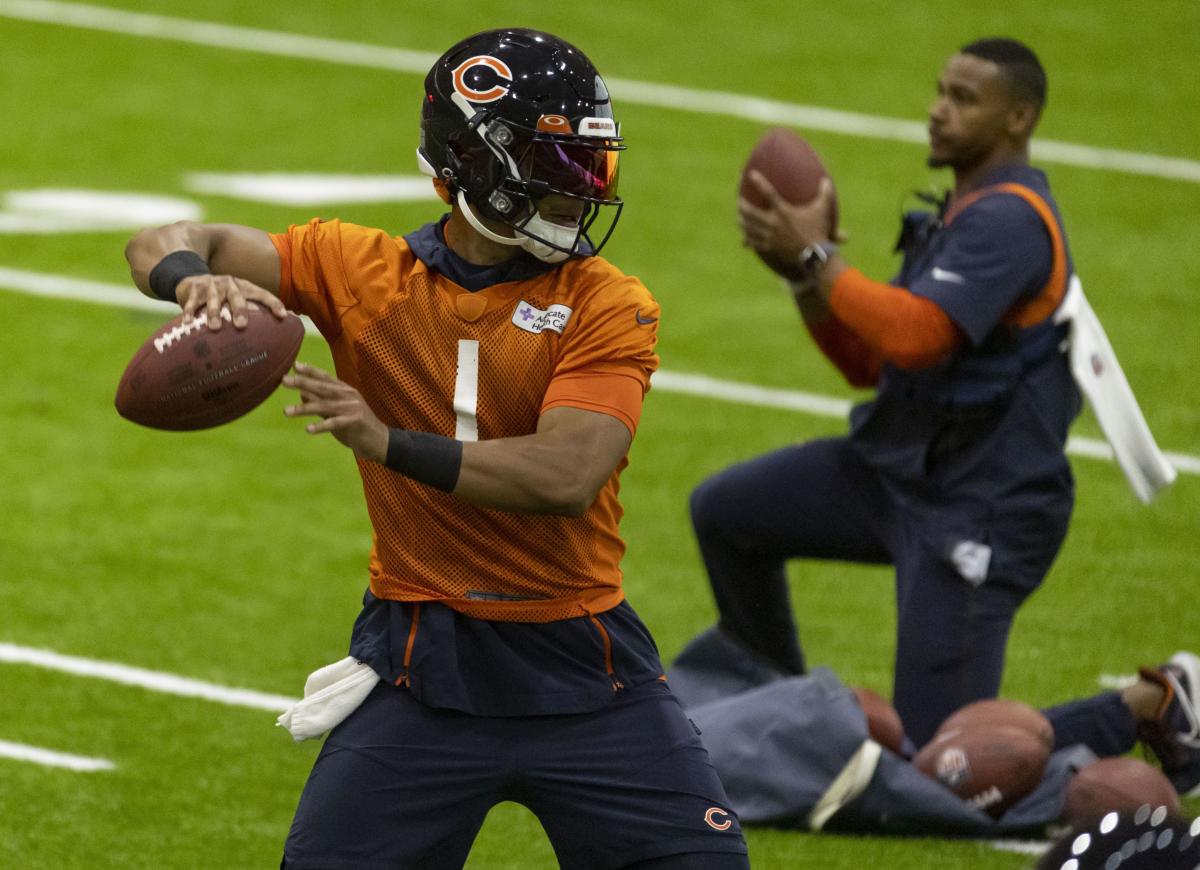 Chicago Bears: Brad Biggs' 10 thoughts on Justin Fields, Week 15 loss