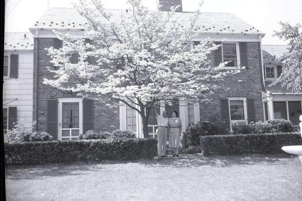 Frank and his wife Loretta enjoying their yard, which Frank paid special attention to following his retirement from mob activities.