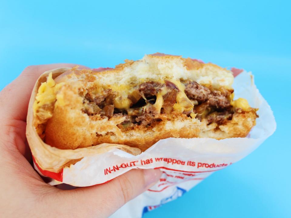 in n out double cheeseburger