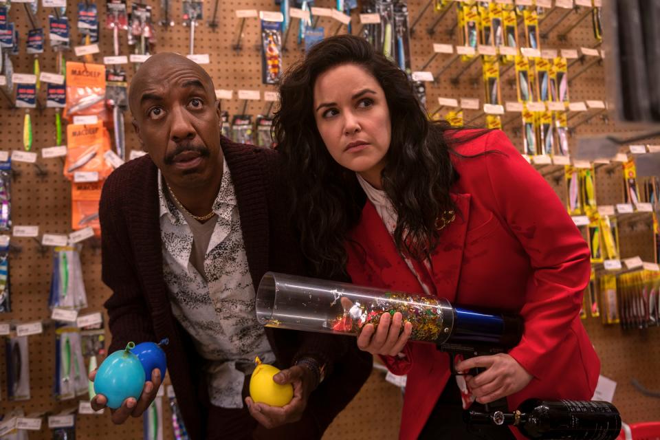 Percy (J.B. Smoove) and Eliza (Melissa Fumero) in Blockbuster (Netflix)