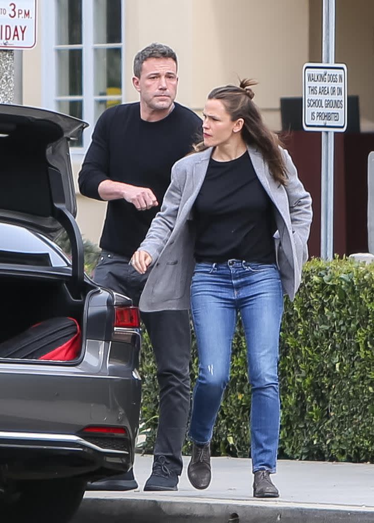Ben Affleck and Jennifer in LA by their car