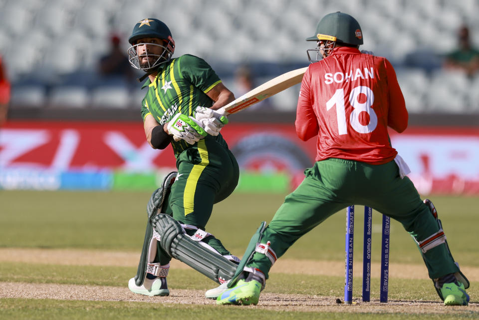 Pakistan's Shan Masood bats during the T20 World Cup cricket match between Pakistan and Bangladesh in Adelaide, Australia, Sunday, Nov. 6, 2022. (AP Photo/James Elsby)