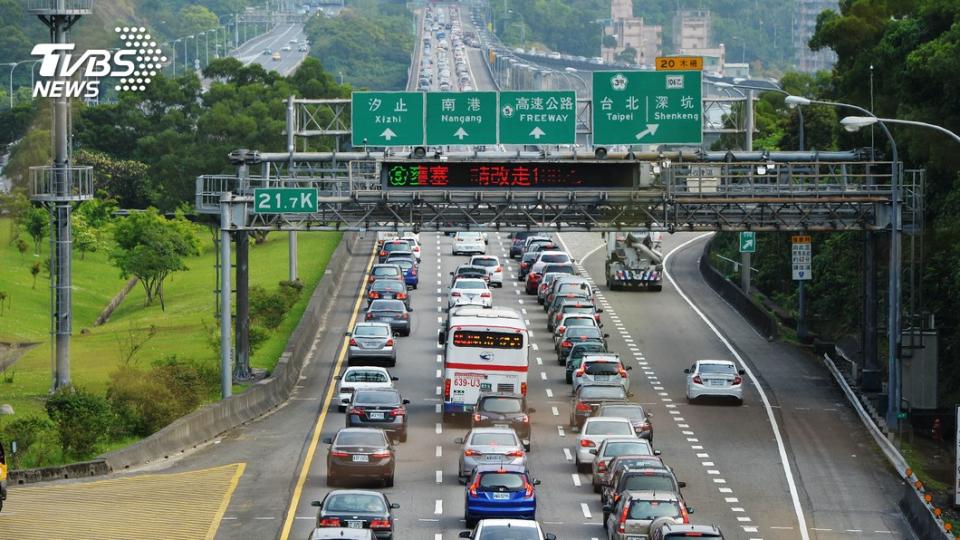 國道1號中部彰化至員林路段今年不開放路肩恐怕塞車更嚴重。（圖／TVBS資料畫面）