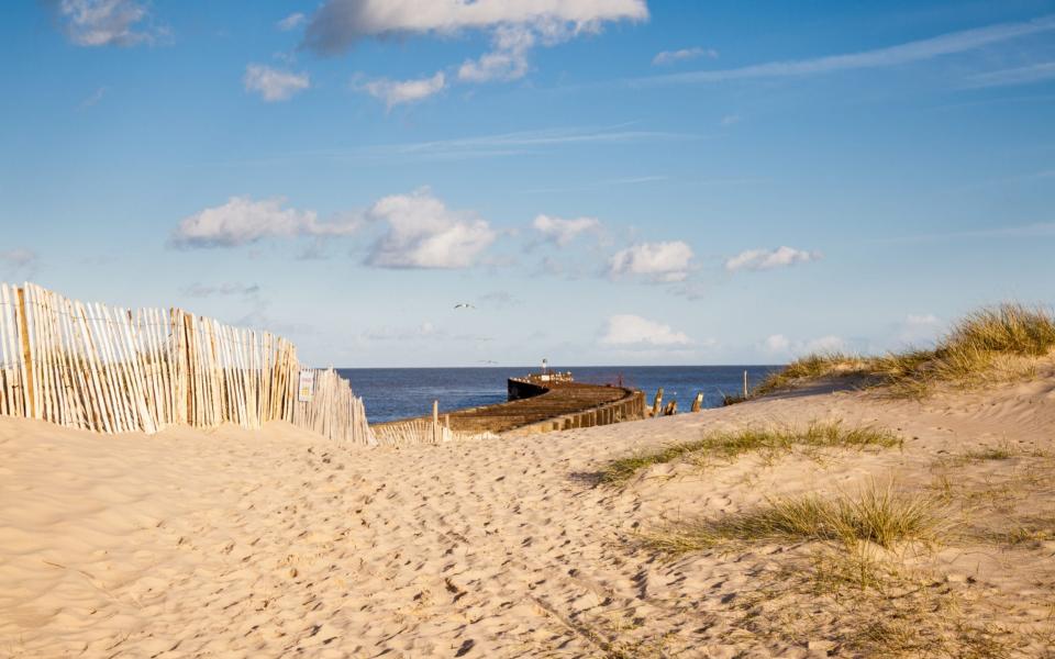 best uk beaches britain 2022 summer visit family trip holiday travel uk heatwave july - Istockphoto